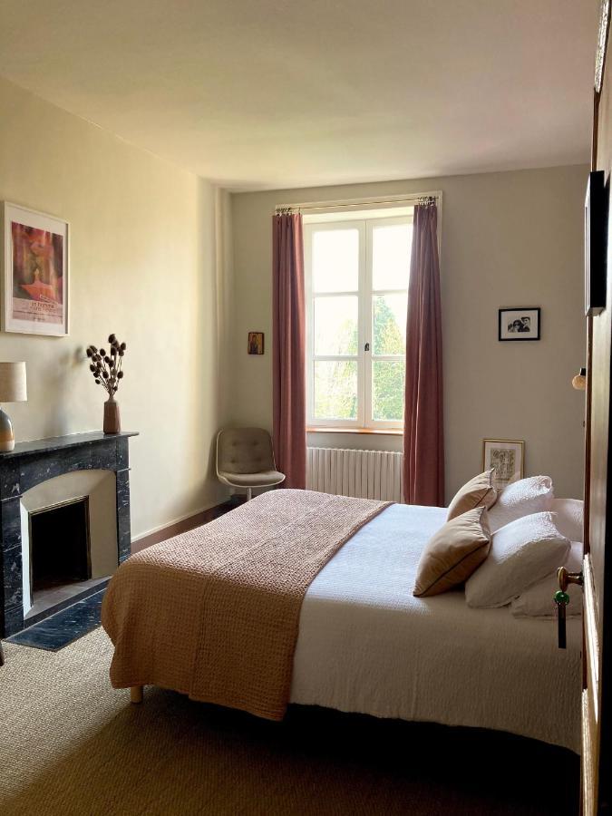 Maison D'Hotes La Doucelle Culture Et Bien-Etre Lignieres-Orgeres Ngoại thất bức ảnh